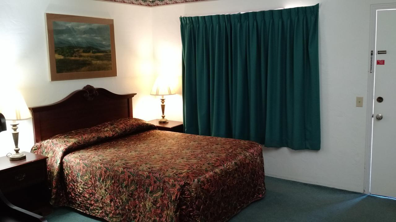 El Rancho Motel Уотсънвил Екстериор снимка