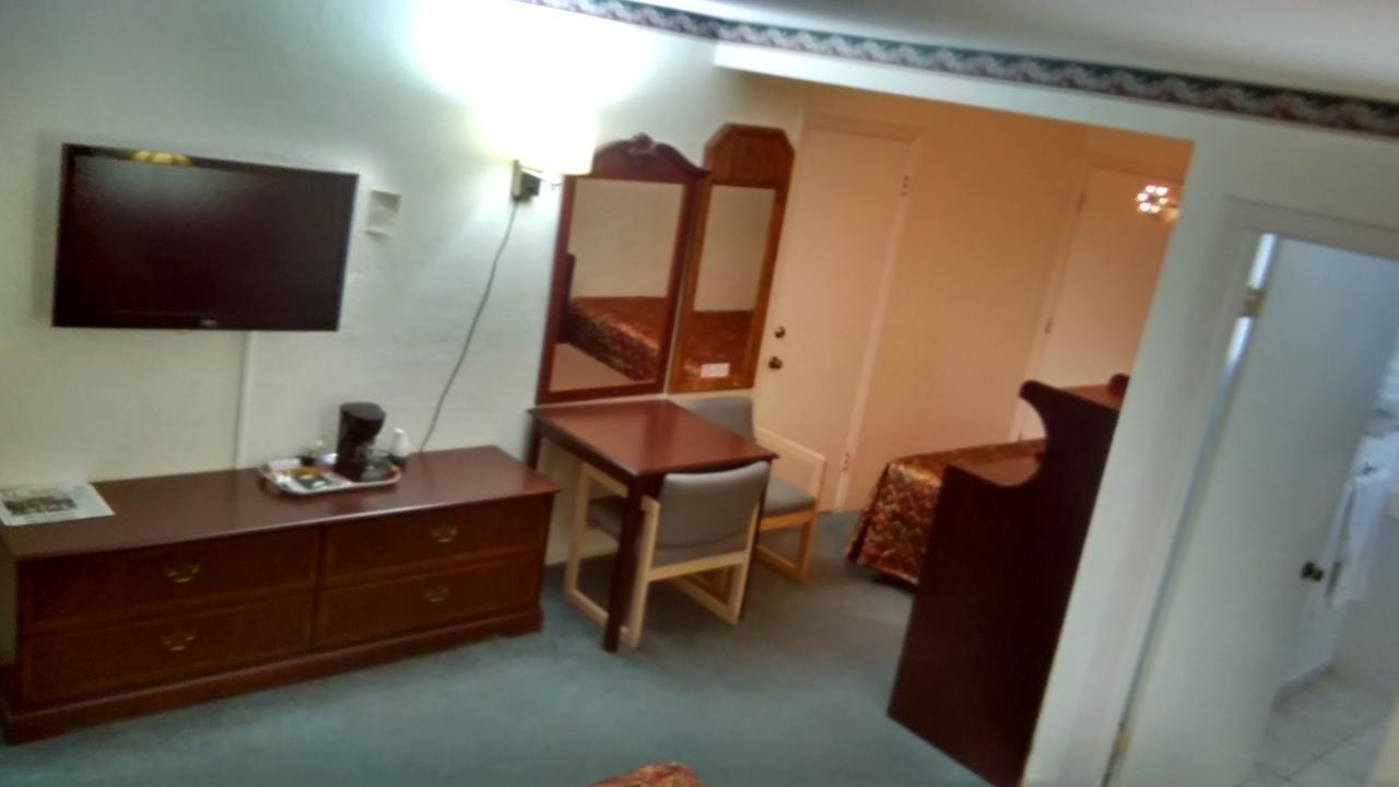 El Rancho Motel Уотсънвил Екстериор снимка