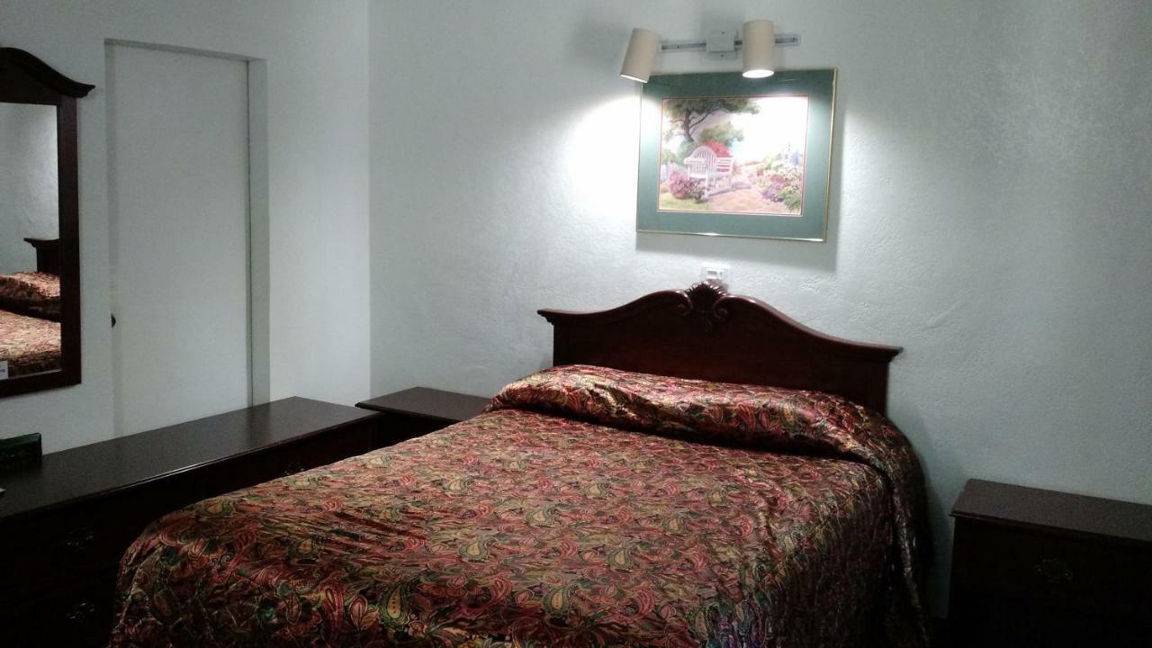 El Rancho Motel Уотсънвил Екстериор снимка